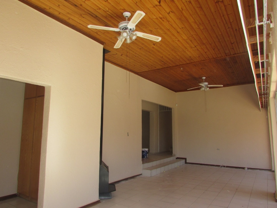 To Let 3 Bedroom Property for Rent in Heuwelsig Free State